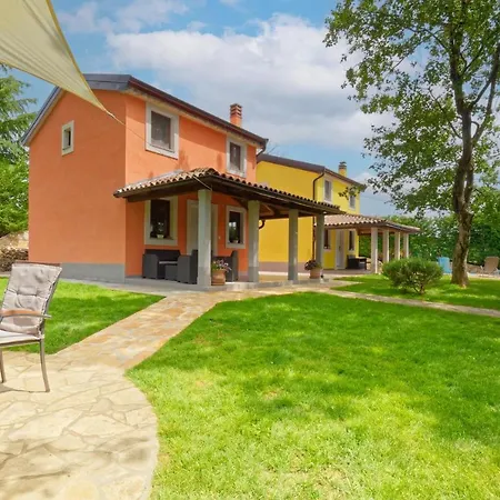 Holiday home Homes Sunny Twins By Rent Istria