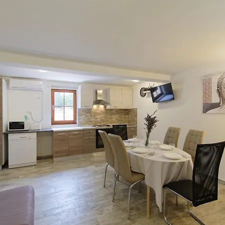 Holiday home Homes Sunny Twins By Rent Istria
