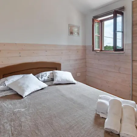 Holiday home Homes Sunny Twins By Rent Istria