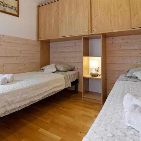 Homes Sunny Twins By Rent Istria Holiday home