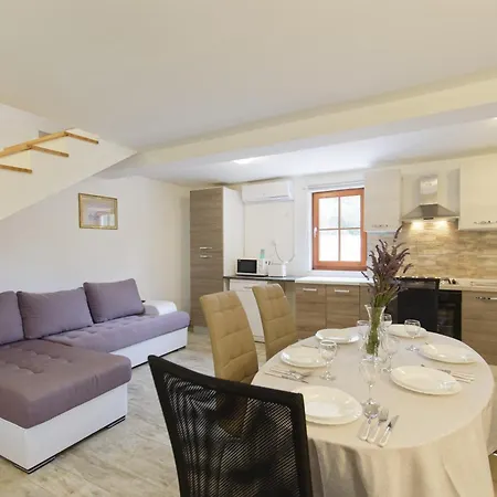 Homes Sunny Twins By Rent Istria Holiday home